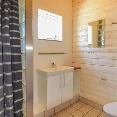 6 Bedroom Lovely In Spottrup *